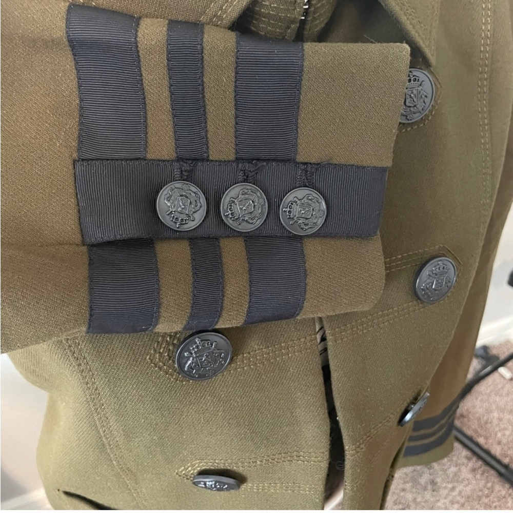 Loft Jacket - Picture 3 of 6